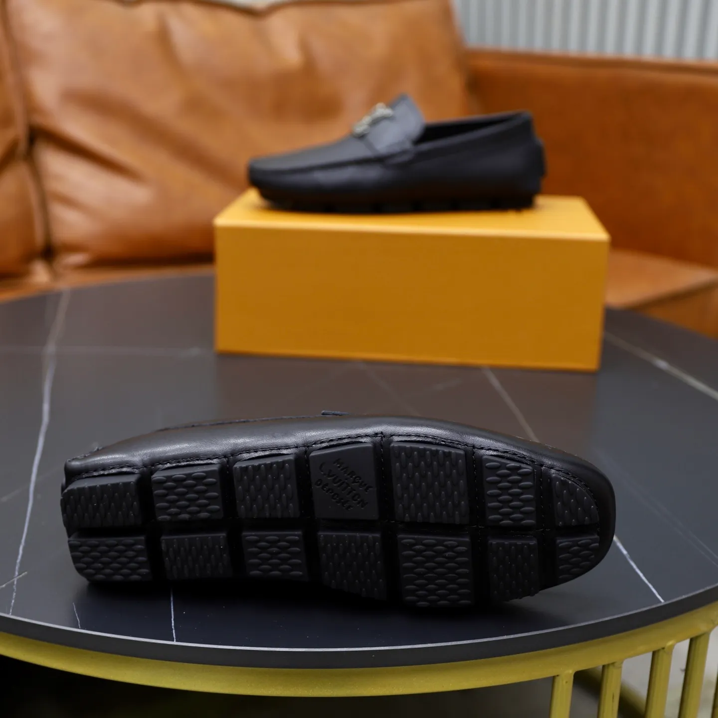 Ex-factory price: 480💰【LV】Louis Vuitton ⚠️High-end men’s driving and pedal series ⚠️38-44 (customized for 45) ⚠️All original cowhide leather! Thick and soft! Made entirely of calfskin lining! Rubber sheet anti-slip beanie sole! Three-dimensional package technology! Fashionable and classic! Handicrafts! Original high quality! Feel free to compare!